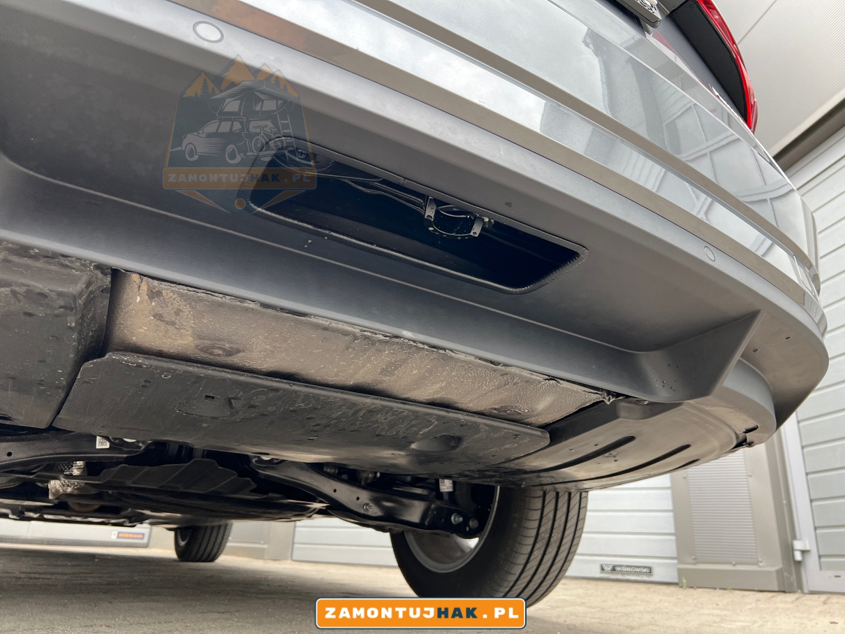 montaz hakow holowniczych poznan do skoda pokazujemy na tym zdjeciu jak wyglada i czy jest bezpieczny i niewidoczny